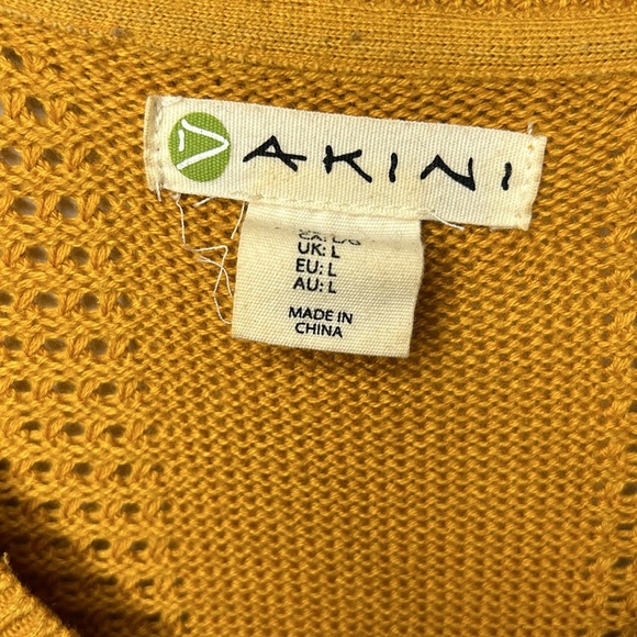 Size Large Sweater - Picture 2 of 5